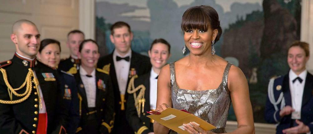 First Lady Michelle Obama vergibt den Oscar 2013 für den besten Film an "Argo".