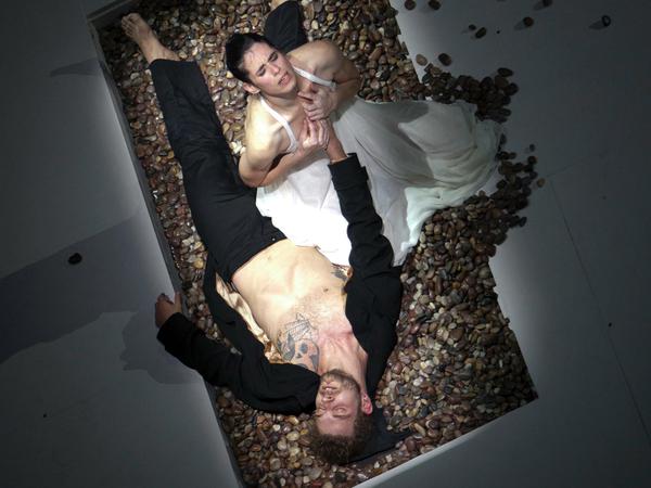 Roméo und Juliette, Eine Choreographie von Sasha Waltz, Premiere an der Deutschen Oper Berlin am 18. April 2015.