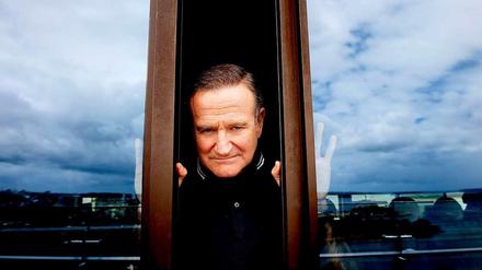 Robin Williams posiert für Fotografen in Australien.