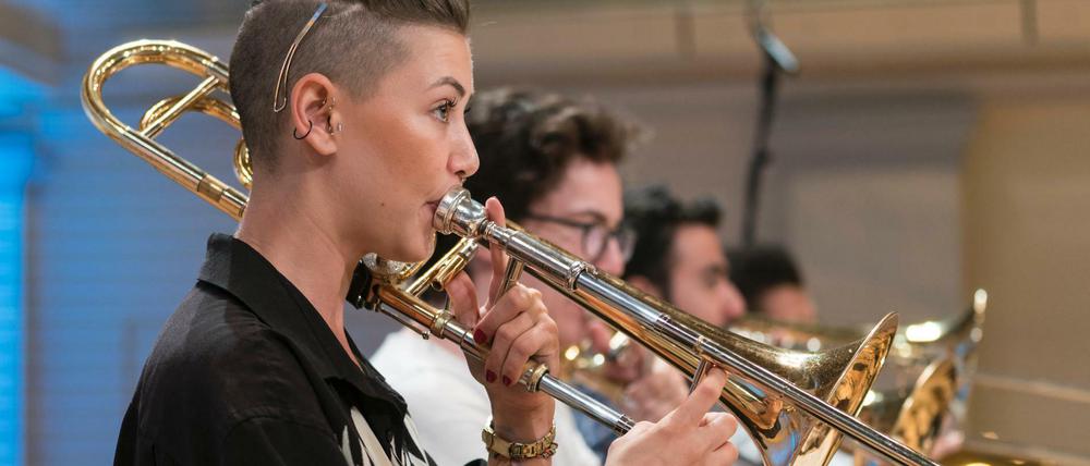 Musikerinnen und Musiker der Nationalen Jugendphilharmonie der Türkei