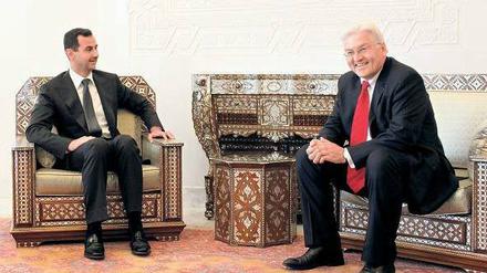 Moral ist hier sinnlos. Außenminister Frank-Walter Steinmeier 2008 bei Syriens Präsident Baschar al Assad. 