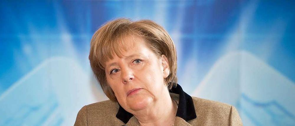 Dass Kanzlerin Merkel beim Schuldenabbau in Europa eine Vorreiterrolle übernommen hat, darf ihr nicht den Blick darauf versperren, dass andere EU-Mitglieder es mit der Etatdisziplin nicht so genau nehmen können. 