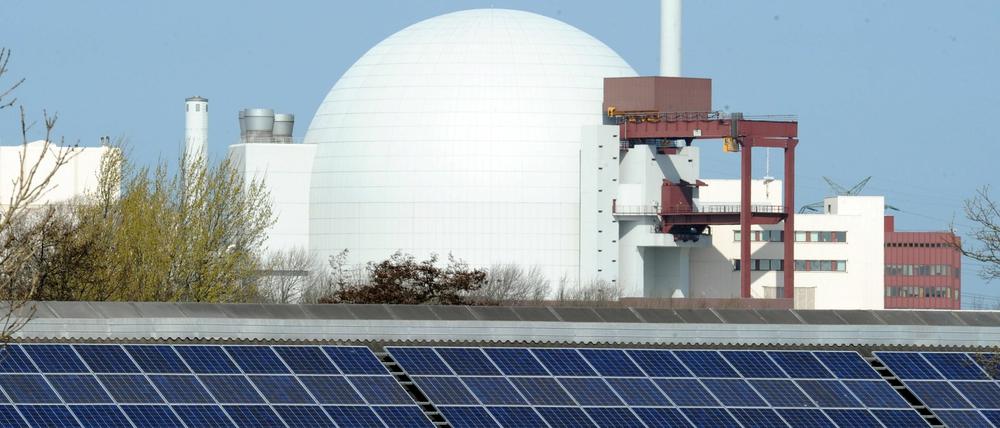 Die Erneuerbaren Energien, hier in Form einer Solaranlage, sollen in die erste Reihe rücken - Atomkraftwerke hingegen Auslaufmodelle werden.