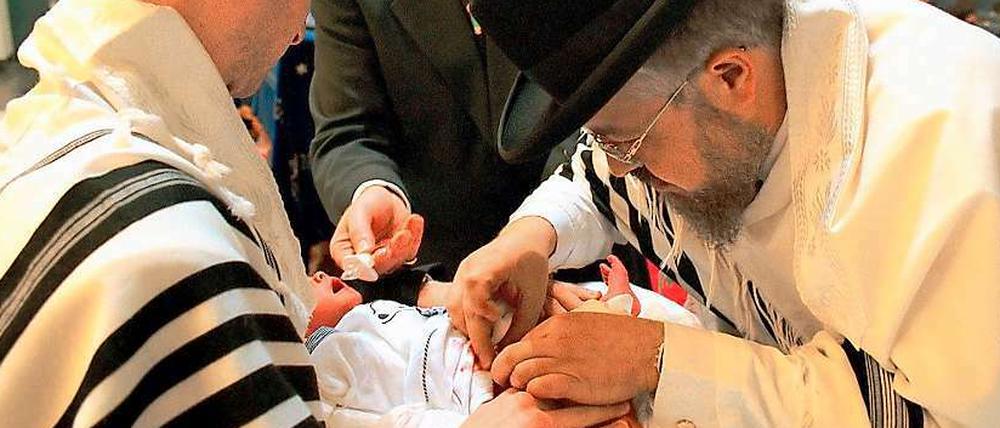 Jüdische Beschneidungszeremonie.
