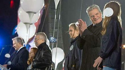 Beim Mauerfall-Gedenken: Biermann und Gauck 