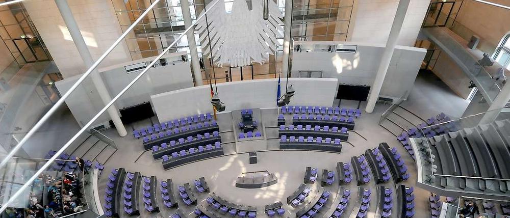 Am Mittwoch soll der Bundestag darüber entscheiden, ob der EU-Rettungsschirm auf eine Billionen Euro aufgepumpt wird.