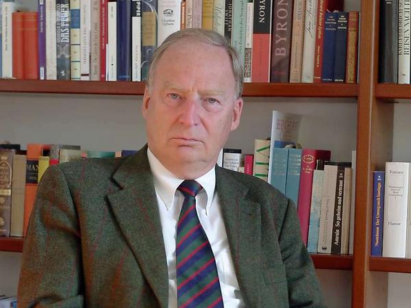 Der Autor ist Publizist und lebt in Potsdam. Von 1992 bis 2005 war er Herausgeber der "Märkischen Allgemeinen". Er ist stellvertretender Parteivorsitzende der "Alternative für Deutschland" (AfD). 