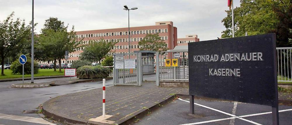 In der Kölner Konrad Adenauer-Kaserne ist die Zentrale des Amtes für den Militärischen Abschirmdienst (MAD) untergebracht.