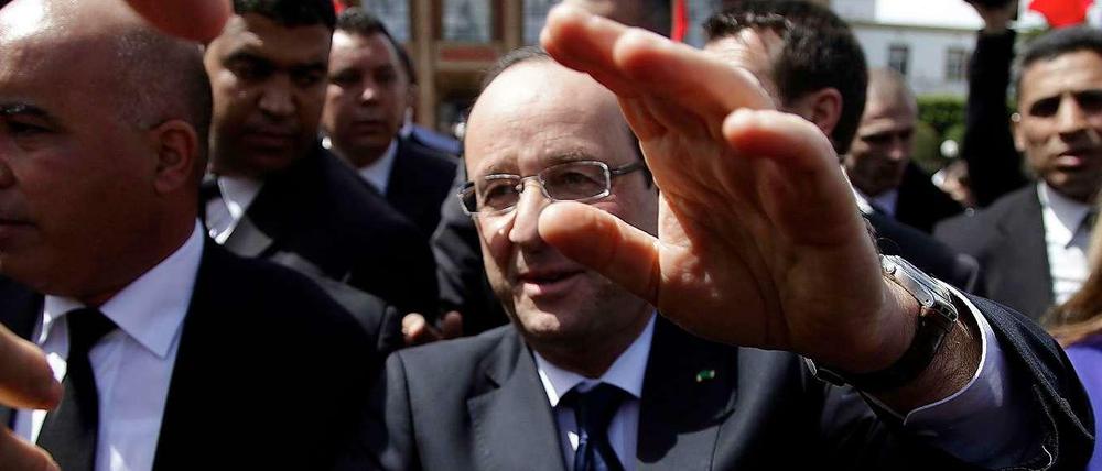 Noch alles im Griff? Ein angeschlagener Francois Hollande in Rabat.