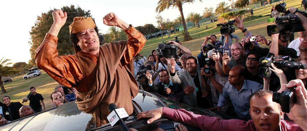 Muammar al Gaddafi - Exzentriker, Lebemann, Massenmörder.