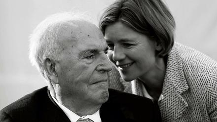 Seit Helmut Kohl sich aus der Öffentlichkeit weitgehend zurückgezogen hat, ist seine zweite Ehefrau Maike Kohl-Richter die zentrale Instanz für alle Fragen an den Altbundeskanzler.