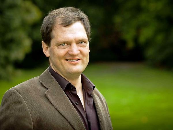 Günter Metzges ist Politikwissenschaftler, Mitbegründer und geschäftsführender Vorstand des Kampagnennetzwerkes Campact e.V.