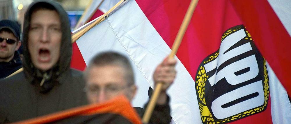Die Bundesländer wollen die NPD vom Verfassungsgericht in Karlsruhe verbieten lassen.