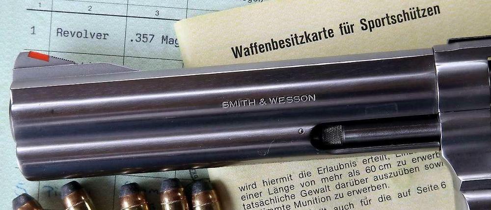 „Sieben Millionen gemeldete Waffen sind zu viel“, sagt der der baden-württembergische Innenminister Reinhold Gall (SPD).