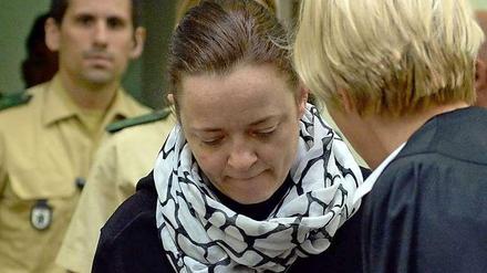 Mit bleichem Gesicht erschien die Angeklagte Beate Zschäpe am Donnerstag beim NSU-Prozess in München.