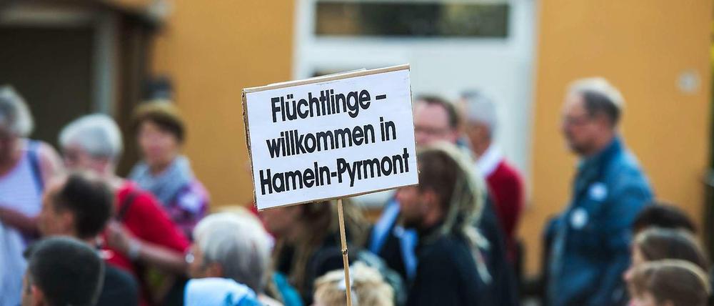 Nach dem rassistischen Brandanschlag auf die Flüchtlingsunterkunft demonstrierten die Anwohner am Samstag in Salzhemmendorf