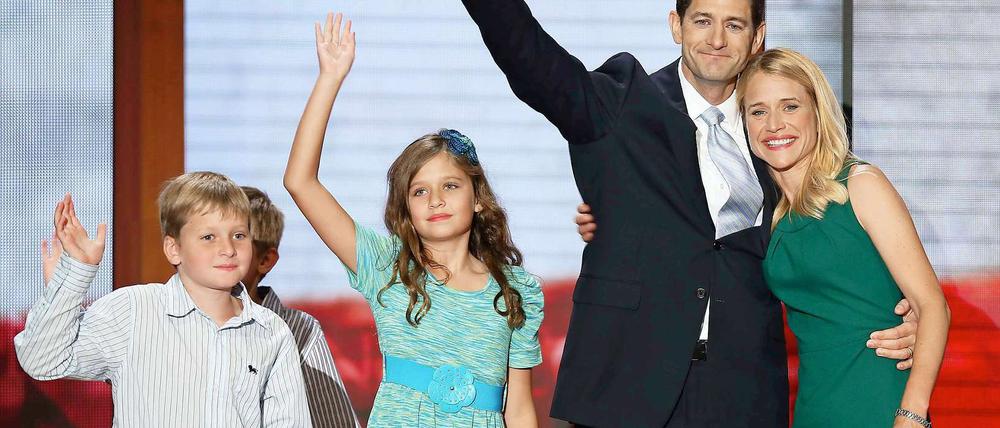 Paul Ryan mit Ehefrau und Kindern nach seiner Rede beim Parteitag.