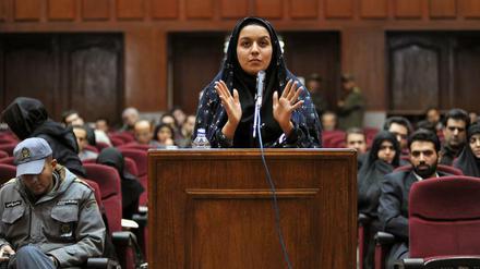 Iran hat in der ersten Jahreshälfte fast 700 Menschen hinrichten lassen. So auch Reyhaneh Jabbari, die ihren Vergewaltiger in Notwehr tödlich verletzte.
