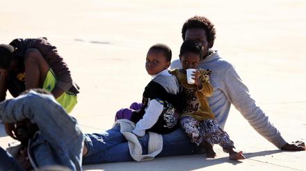 Am falschen Ufer gestrandet. Flüchtlinge, die von der libyschen Küstenwache aufgegriffen wurden.