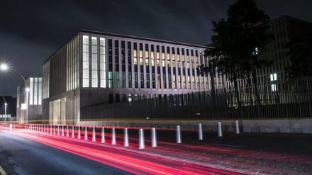 Die neue BND-Zentrale in Berlin. 800 Leute arbeiten hier bereits.