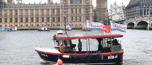 Protest auf der Themse. Britische Fischer demonstrierten 2016 in der Nähe des Londoner Parlaments für den EU-Austritt. 