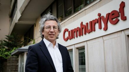 Can Dündar, Chefredakteur der regierungskritischen türkischen Zeitung "Cumhuriyet", und ein Kollege sitzen in Haft. 
