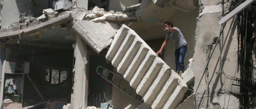 Auch am Donnerstag wurde die leidgeprüfte Stadt Aleppo von weiteren Luftangriffen getroffen. 