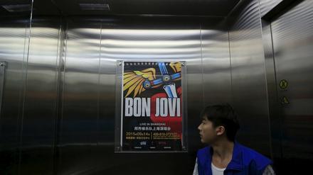 Ankündigung eines Konzertes, das nicht stattfindet: Bon Jovis Auftritt in Shanghai musste abgesagt werden, wahrscheinlich aus politischen Gründen.