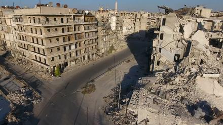Dieses von einer Drone aufgenommene Foto zeigt Zerstörungen im von Rebellen gehaltenen Viertel von Aleppo.