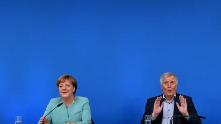 Alles wieder gut? Angela Merkel und Horst Seehofer am Samstag in Potdam.