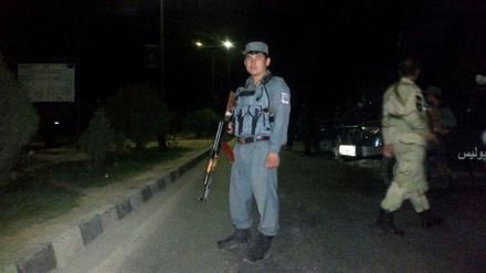 Afghanische Sicherheitskräfte riegelten die Gegend rund um die Amerikanische Universität in Kabul weiträumig ab. 