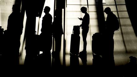 Fluggesellschaften müssen künftig bei Flügen über die Außengrenzen der Union hinaus die Daten der Reisenden an die zuständigen nationalen Behörden geben.