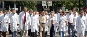 Seltenes Bild: Ärzte demonstrieren nicht oft - und an diesem Freitag wollen sogar 2000 Psychiater und Therapeuten durch Berlin laufen.
