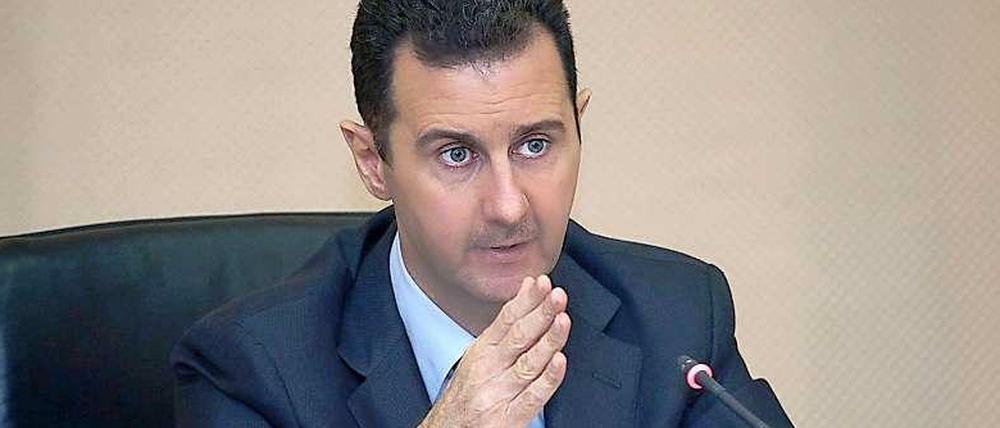 Nach der Offerte von Außenminister Guido Westerwelle (FDP), Syrien nach dem Sturz des Assad-Regimes bei der Beseitigung chemischer Waffen zu unterstützen, gibt es Kritik aus politischen und militärischen Kreisen. 
