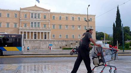 Die griechische Regierung setzt ihren rigiden Sparkurs fort. 