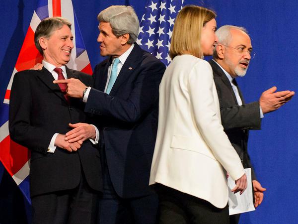 Der britische Außenminister Philip Hammond, US-Außenminister John Kerry, die EU-Außenbeauftragte Federica Mogherini and Irans Außenminister Dschawad Sarif (von links nach rechts)