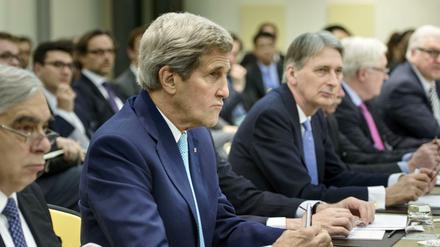 US-Außenminister John Kerry (2. von links) mit Kollegen bei den Atomgesprächen in Lausanne 