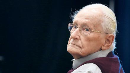 Oskar Gröning 2015 im Alter von 94 Jahren vor Gericht. 