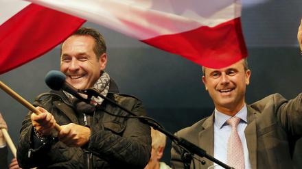FPÖ-Präsidentschaftskandidat Norbert Hofer (rechts) und FPÖ-Parteichef Heinz-Christian Strache. 