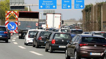 Ob es künftig weniger Staus gibt, wenn der Bund die Autobahnbauten plant?