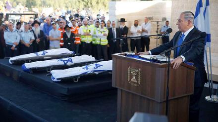 Israels Premierminister Netanyahu bei der Beerdigung der drei ermordeten Teenager.