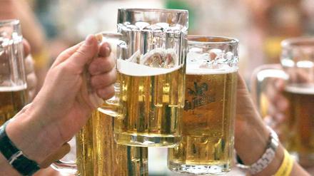 Kampf gegen ungesunden Alkoholkonsum: Fachleute wollen einen Mindestpreis. 