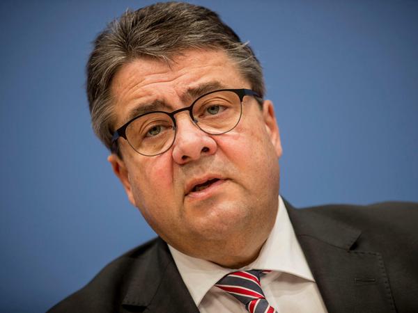 SPD-Chef Sigmar Gabriel will mehr Sicherheitsmaßnahmen.