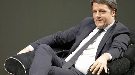 In fünf von sieben Regionen hat die Demokratische Partei (PD) von Premier Matteo Renzi bei der Wahl gewonnen, doch politisch nutzt das dem Premier - hier bei einer Ökonomen-Tagung am Wochenende in Trento - wenig. 