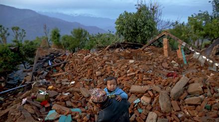 Kein Obdach mehr. Das Erdbeben zerstörte diese Siedlung im nepalesischen Gorkha.