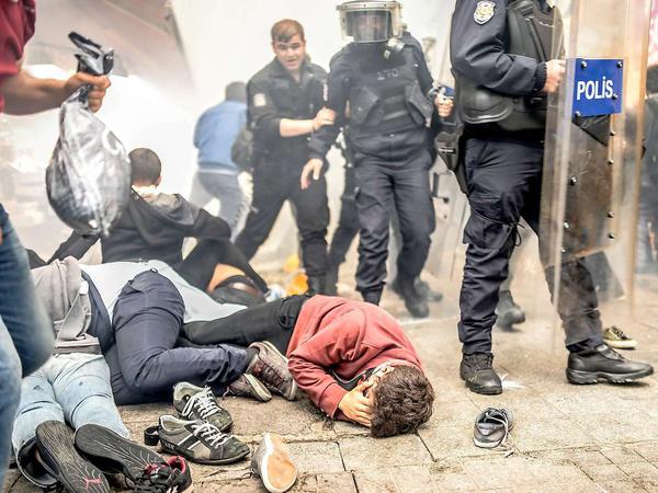 Bei den Protesten gegen die Bebauung des Gezi-Parks in Istanbul war es im Frühjahr des vergangenen Jahres zu teils heftigen Auseinandersetzungen zwischen Demonstranten und der Polizei gekommen. 