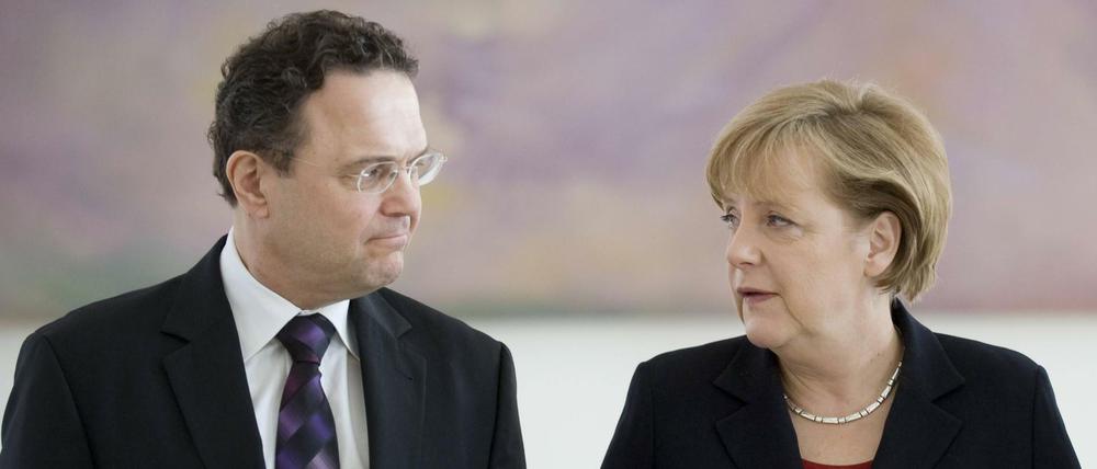 Der stellvertretende Fraktionsvorsitzende Hans-Peter Friedrich (CSU) hat parteiintern massive Kritik ausgelöst. Friedrich hatte den "Merkel-Flügel der CDU" aufgefordert, sich "ins rot-grüne Team" zu "verabschieden".