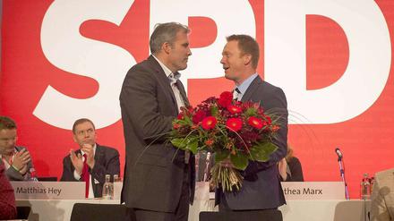 Der neue und der alte Landeschef der SPD: Andreas Bausewein (links) und Christoph Matschie auf dem Landesparteitag am vergangenen Wochenende. Einst waren sie erbitterte Gegner in der Frage, ob man mit der Linkspartei koalieren soll.