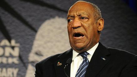 Dutzende Frauen haben dem amerikanischen TV-Star Bill Cosby sexuellen Missbrauch vorgeworfen.