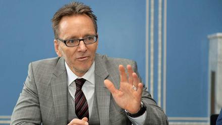 Holger Münch, neuer Chef des Bundeskriminalamts (BKA), bei seiner ersten Pressekonferenz am 21. 11. 2014 in Bremen.
